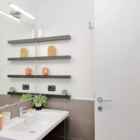 The Color House Apartment