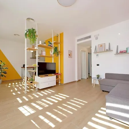 Apartment The Color House