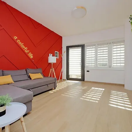 The Color House Apartment
